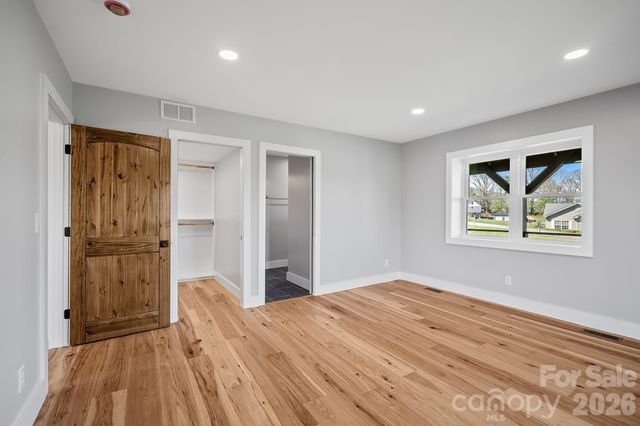 234 Erwin Hills Road, Asheville, NC 28806