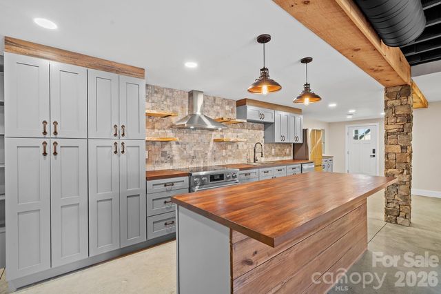 234 Erwin Hills Road, Asheville, NC 28806