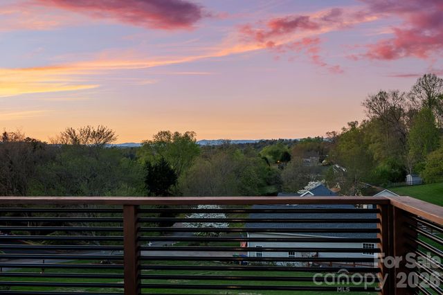 234 Erwin Hills Road, Asheville, NC 28806