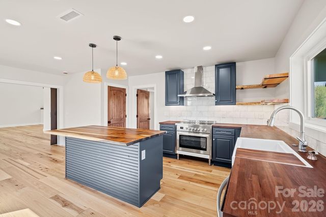 234 Erwin Hills Road, Asheville, NC 28806