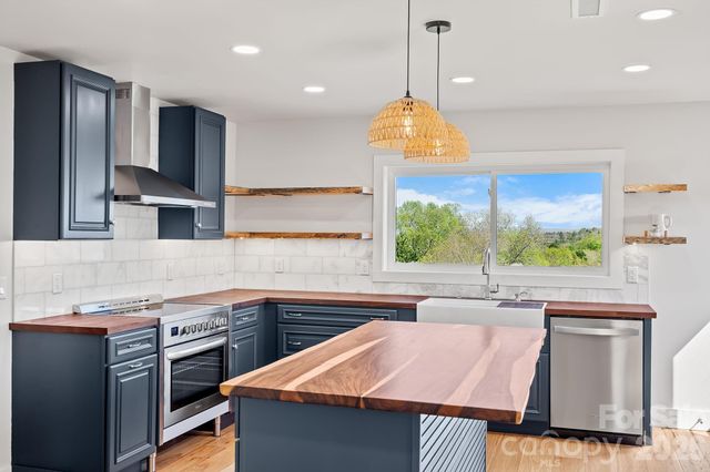 234 Erwin Hills Road, Asheville, NC 28806