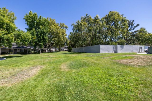 390 N 1st Street 2, Campbell, CA 95008