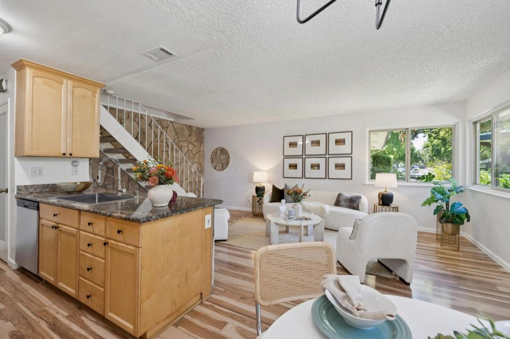 390 N 1st Street 2, Campbell, CA 95008