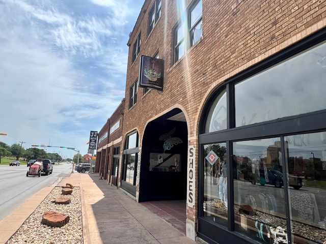 1305 S 1st Street B, Abilene, TX 79602