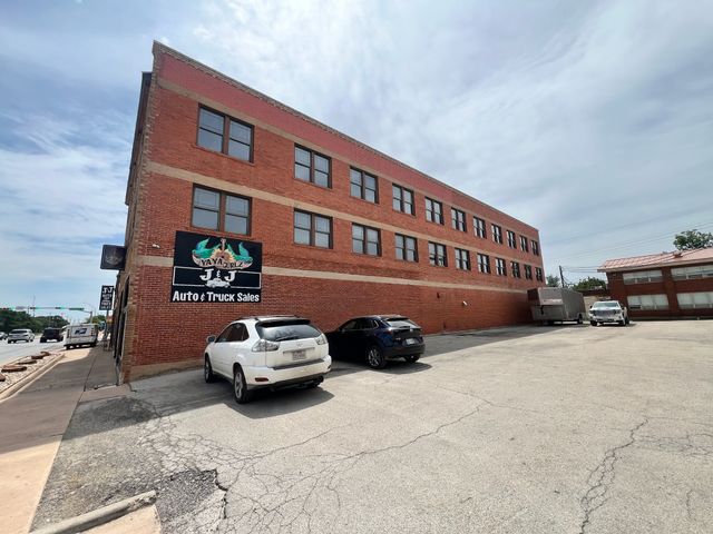 1305 S 1st Street B, Abilene, TX 79602
