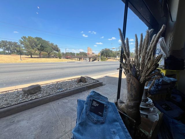 1305 S 1st Street B, Abilene, TX 79602