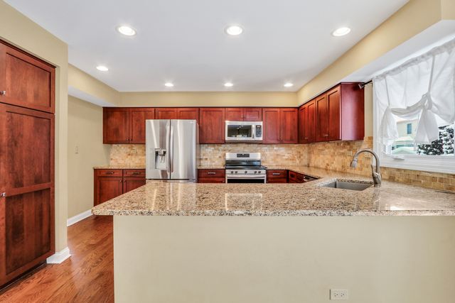 1000 Cumberland Lane, Buffalo Grove, IL 60089