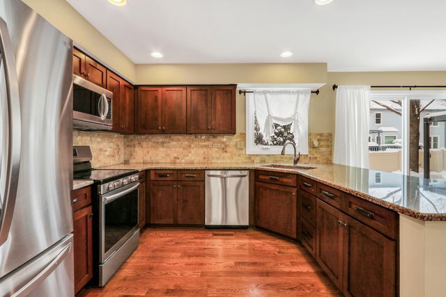 1000 Cumberland Lane, Buffalo Grove, IL 60089