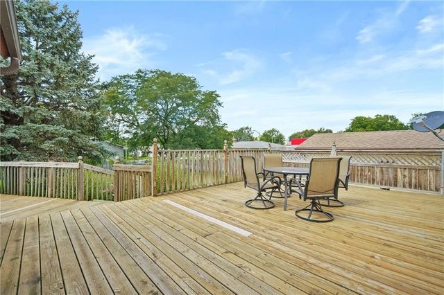 605 S Jefferson Way, Indianola, IA 50125