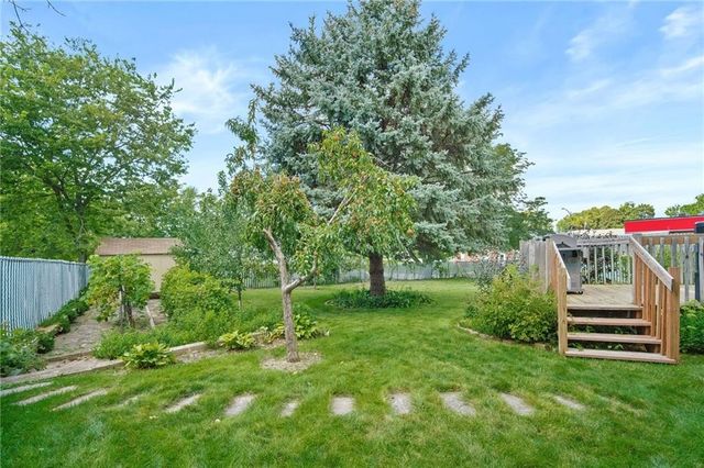 605 S Jefferson Way, Indianola, IA 50125