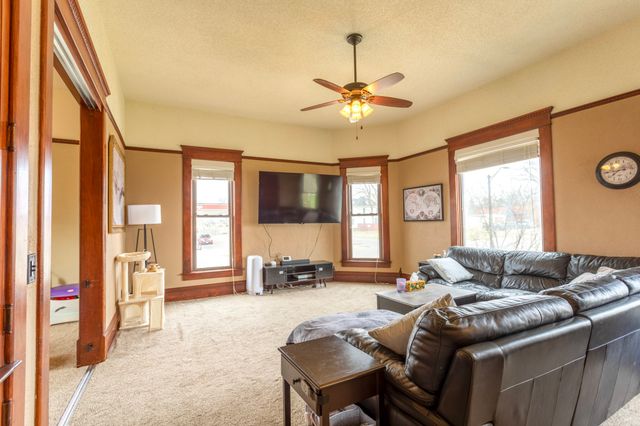 605 S Jefferson Way, Indianola, IA 50125