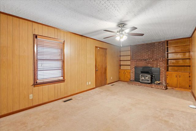 1106 Dennis Avenue, Jasper, TN 37347