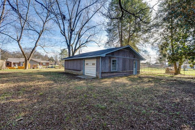 1106 Dennis Avenue, Jasper, TN 37347