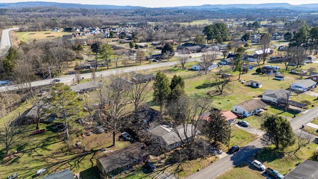 1106 Dennis Avenue, Jasper, TN 37347