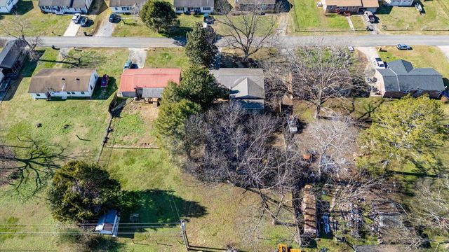 1106 Dennis Avenue, Jasper, TN 37347