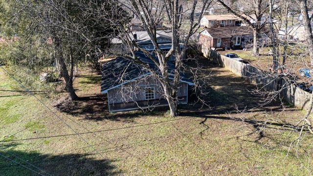 1106 Dennis Avenue, Jasper, TN 37347