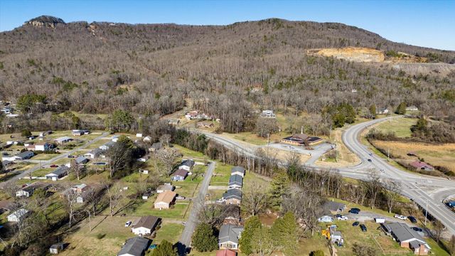 1106 Dennis Avenue, Jasper, TN 37347