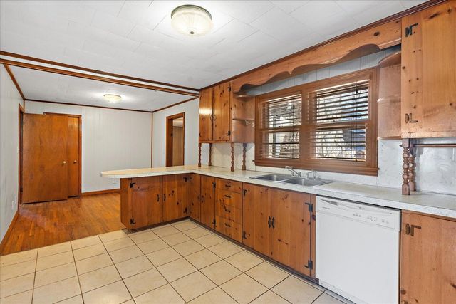 1106 Dennis Avenue, Jasper, TN 37347