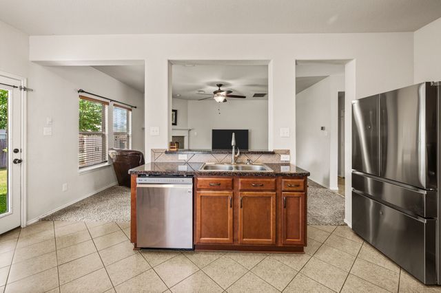 625 Tradewind Drive, Fort Worth, TX 76131