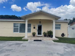 9361 SW 16th St, Miami, FL 33165