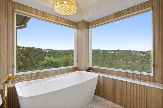 1421 Circle Ridge DR, West Lake Hills, TX 78746