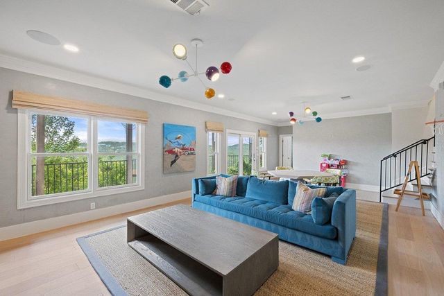 1421 Circle Ridge DR, West Lake Hills, TX 78746
