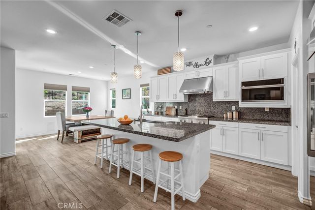 2792 Chad Zeller, Corona, CA 92882