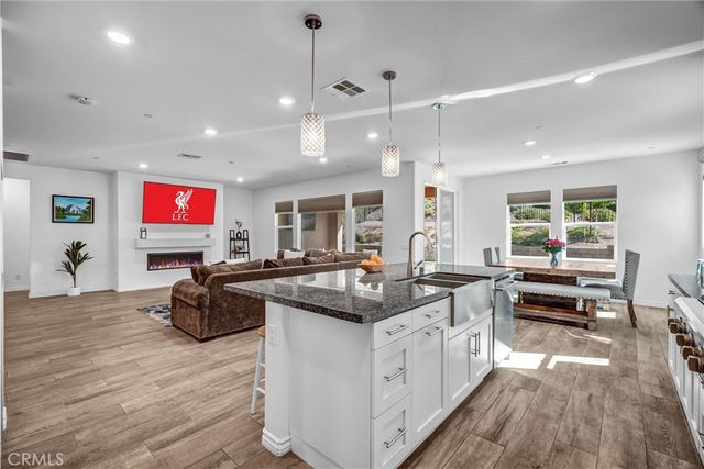 2792 Chad Zeller, Corona, CA 92882