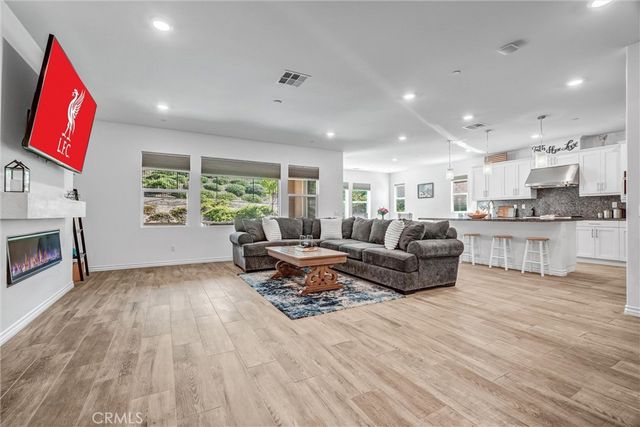 2792 Chad Zeller, Corona, CA 92882