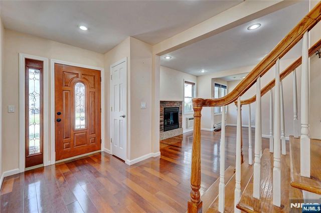 577 Forest Avenue, Paramus, NJ 07652