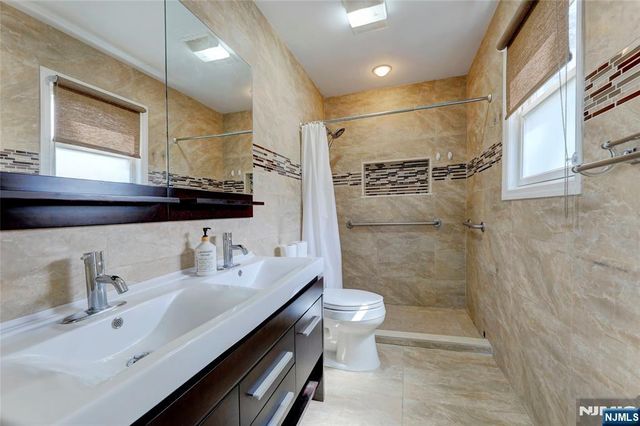 577 Forest Avenue, Paramus, NJ 07652