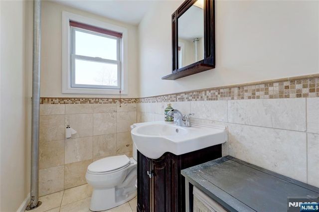 577 Forest Avenue, Paramus, NJ 07652