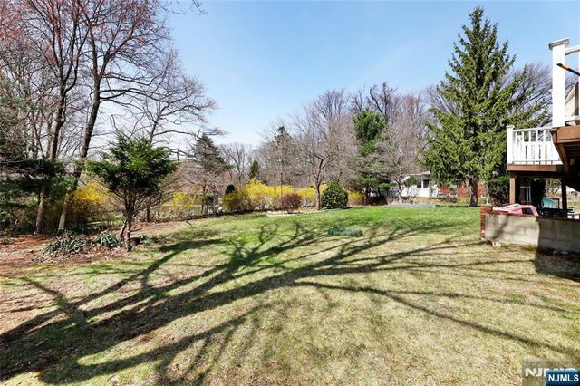 577 Forest Avenue, Paramus, NJ 07652