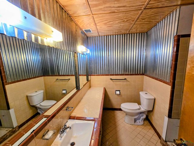 3200 Indian Springs Dr, Marshall, TX 75672