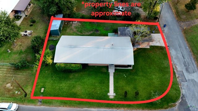 3200 Indian Springs Dr, Marshall, TX 75672