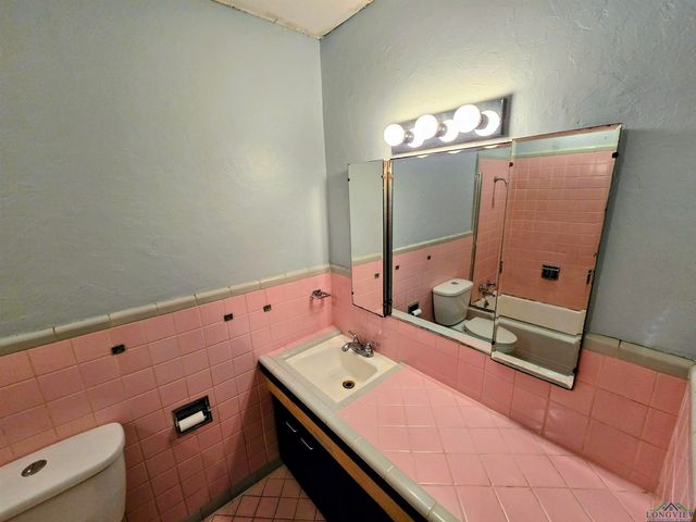 3200 Indian Springs Dr, Marshall, TX 75672