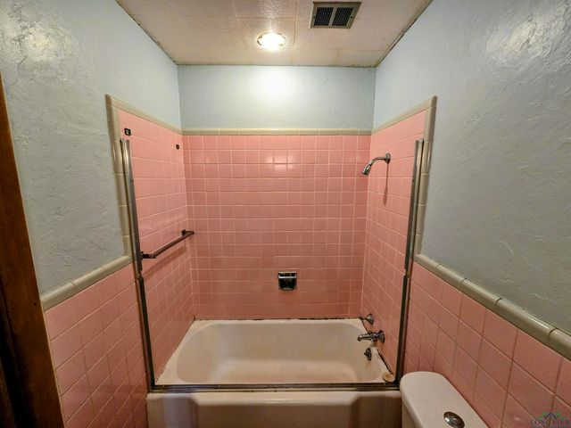 3200 Indian Springs Dr, Marshall, TX 75672