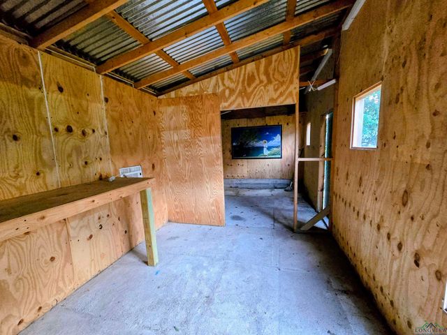 3200 Indian Springs Dr, Marshall, TX 75672