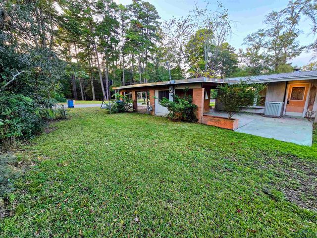 3200 Indian Springs Dr, Marshall, TX 75672