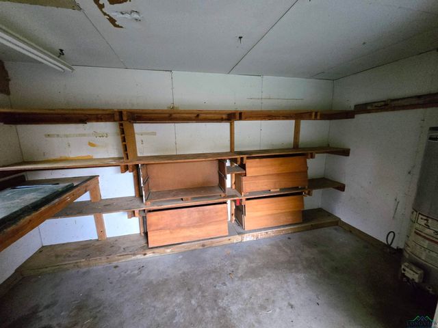 3200 Indian Springs Dr, Marshall, TX 75672