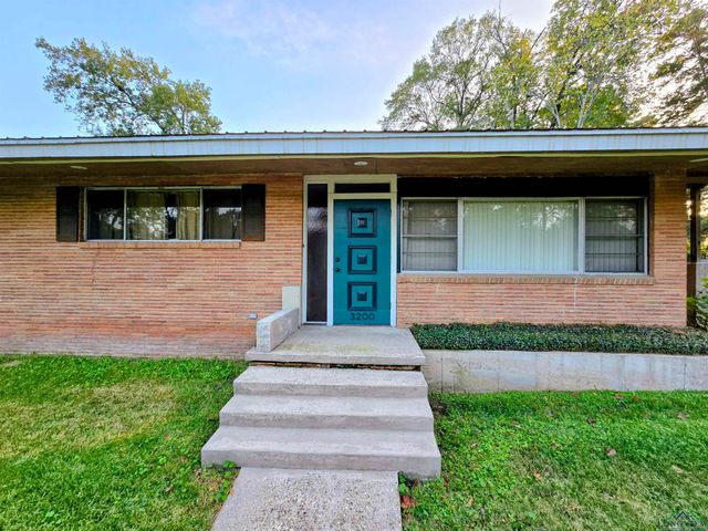 3200 Indian Springs Dr, Marshall, TX 75672