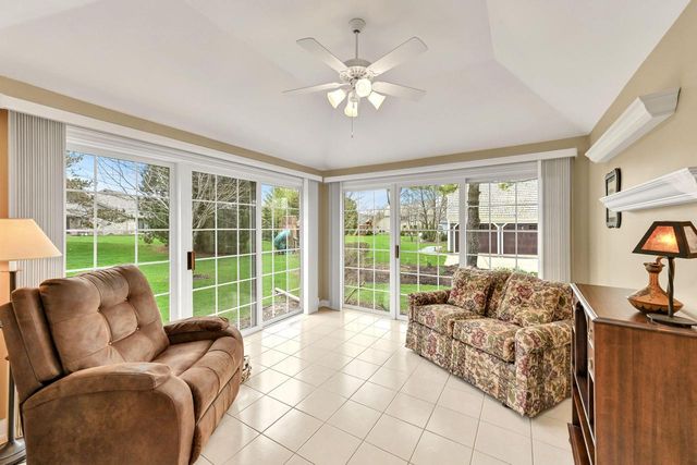 17700 Parish DRIVE, Brookfield, WI 53045