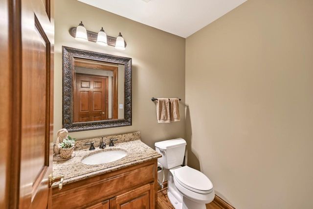 17700 Parish DRIVE, Brookfield, WI 53045