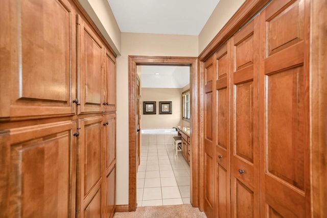 17700 Parish DRIVE, Brookfield, WI 53045