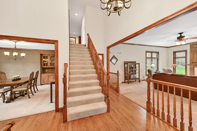 17700 Parish DRIVE, Brookfield, WI 53045