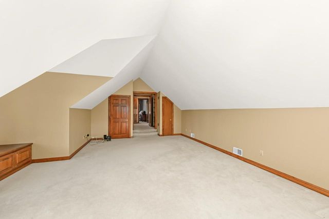 17700 Parish DRIVE, Brookfield, WI 53045