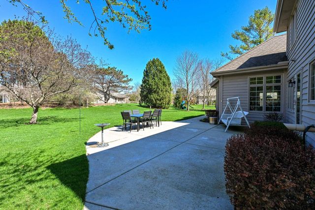 17700 Parish DRIVE, Brookfield, WI 53045