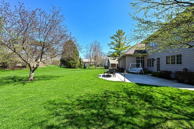 17700 Parish DRIVE, Brookfield, WI 53045