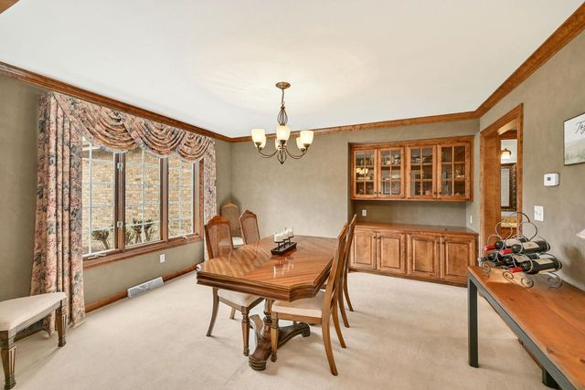 17700 Parish DRIVE, Brookfield, WI 53045
