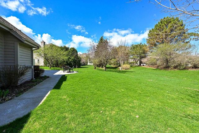 17700 Parish DRIVE, Brookfield, WI 53045